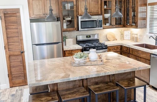 Montgomery Cabaña | Cozy Home in Montgomery Near Wedding Venues