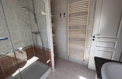 Chanteix Casa | Beautifully restored family cottage, with a large garden, pool and terrace in a lovely small village