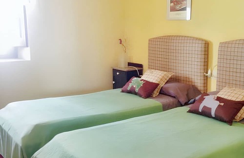 Perelada Apartamento | Homerez - Nice apartement for 4 ppl. with balcony at Peralada