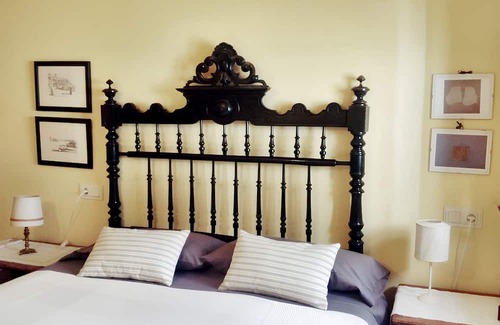 Perelada Apartamento | Homerez - Nice apartement for 4 ppl. with balcony at Peralada