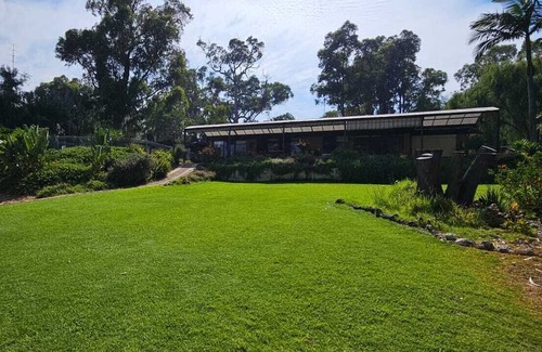 Leschenault Casa | Three Waters Australind 4 Bedroom Water Views with Pool