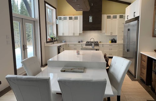 Kenora Casa | Handicap-accessible Lakefront retreat for the whole family. Enjoy Lake Life!