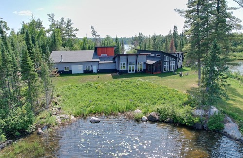 Kenora Casa | Handicap-accessible Lakefront retreat for the whole family. Enjoy Lake Life!