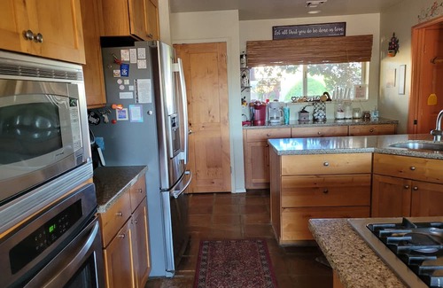 Montana Vista Casa | Green Valley, Gorgeous Mtn Views, Private pool