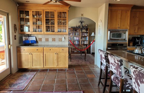 Montana Vista Casa | Green Valley, Gorgeous Mtn Views, Private pool