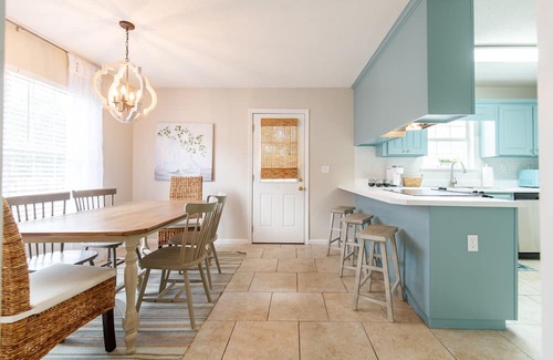 Valdosta Casa | Charming Bungalow- Sleeps 8, Close to Moody AFB/Freedom Park & Pet Friendly!