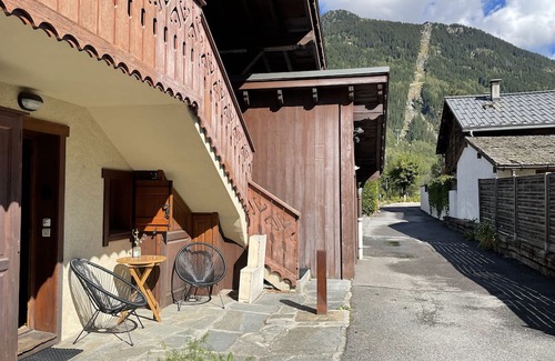 Les Praz-de-Chamonix Apartamento | Chalet Apartment With Garden and Free Parking, Opposite ski Lift and Golf Course