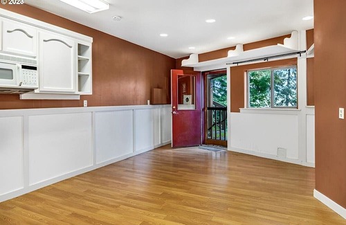 Ashland Casa | Monthly Single family house just blocks to Ashland's downtown