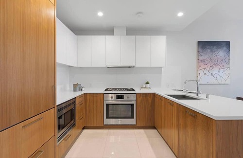 Historic Core Casa | Level South Olive- One Bedroom Suite & Office