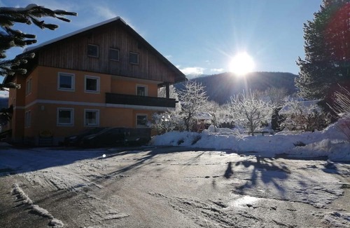 Sankt Lorenzen ob Murau Apartamento | Nr. 2 Doppelzimmer mit Balkon, Bad und WC - Privatpension Hedi