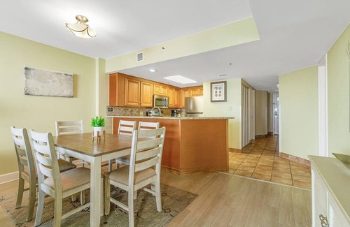 Myrtle Beach Condominio | Breathtaking Oceanfront Suite at Grand Cayman