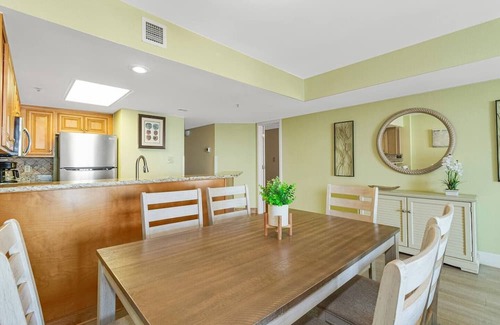 Myrtle Beach Condominio | Breathtaking Oceanfront Suite at Grand Cayman