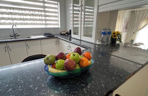 Manzini Casa | Homely, Spacious, Comfy beds, pillows & crisp linen, coffee, private & secure.