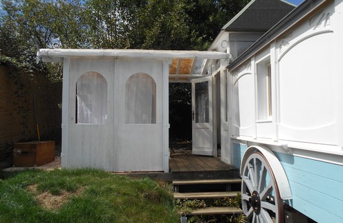 Arlanc Cabina | Suite cabanes & Roulottes du Potager - An unusual stay in the heart of the vegetable garden :