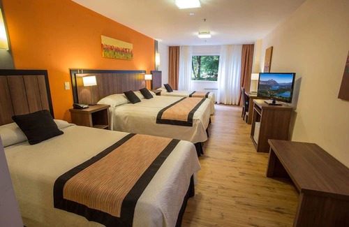 San Carlos de Bariloche Hotel | Room with Scenic Views, Close to Key Attractions with Wellness Area with Hot Tub