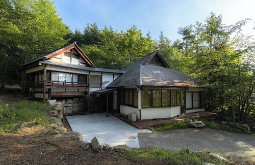 Azumino Villa | Maximum 16 people can be accommodated in a private villa with a half-open-air hot spring.