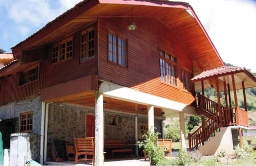 Cerro Punta Apartamento | Cabin in Cerro Punta 6BR, Fireplace, Hiking