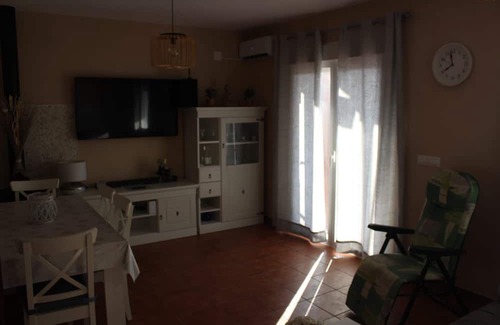 El Castillo de las Guardas Casa | Holiday Home 'Casa Castillo De Las Guardas' with Mountain View, Wi-Fi and Air Conditioning