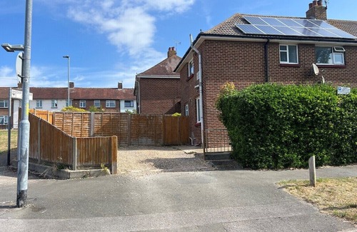 Cosham Apartamento | Modern 3-Bed | Home Near QA Hospital | Sleeps 7