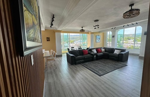 Barahona Apartamento | 3-bedroom apartment in awesome Barahona with AC