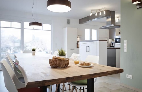 Rust Casa | Holiday Home 'Elsa 180 sqm' with Private Terrace, Private Garden and Wi-Fi