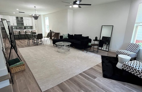 Mechanicsville Casa | Minimalist Retreat in the Heart of ATL