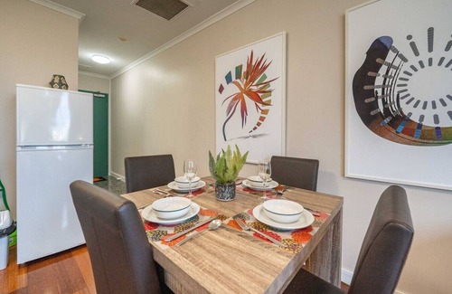 Auchenflower Apartamento | Auchenflower 1BR Retreat, Parking Close to UQ & M5