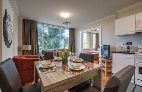 Auchenflower Apartamento | Auchenflower 1BR Retreat, Parking Close to UQ & M5