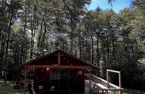 Mount Nebo Cabina | Cozy Cabin nestled in the woods between Summersville and Fayetteville WV