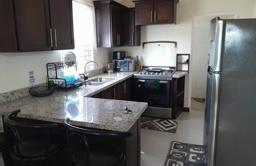 Old Harbour Casa | Charming 2-bedroom house in Old Harbour with AC, fitness room. C & J"s Vacation