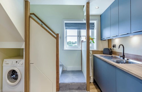Frinton-on-Sea Cabaña | Pretty cottage with lovely views over open countryside close to the coast.