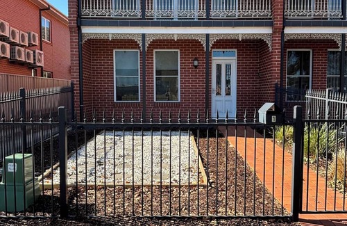 Wagga Wagga Casa | City Townhouse Escape 1 - 1 Tarcutta