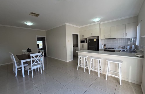 Wagga Wagga Casa | City Townhouse Escape 1 - 1 Tarcutta