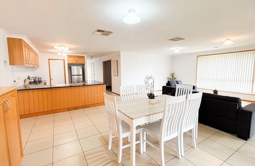 Estella Casa | 4 Pinnacle Place, Estella