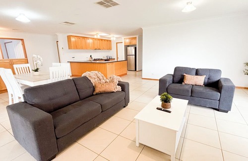 Estella Casa | 4 Pinnacle Place, Estella