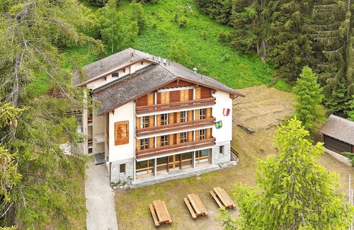 Les Mayens-de-Sion Chalet De Esquí | Chalet in Les Agettes with balcony