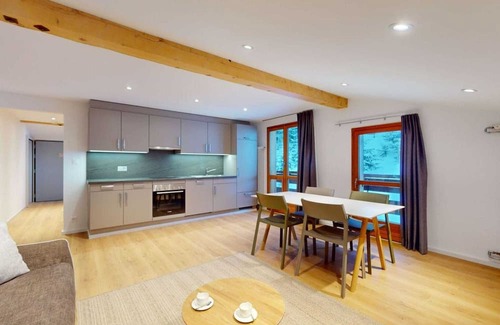Les Mayens-de-Sion Apartamento | Apartment in Les Agettes with ski storage
