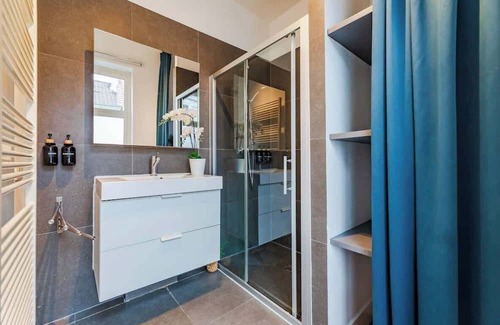 Lower Town Apartamento | Cozy Studio with Unesco Views