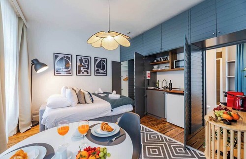 Lower Town Apartamento | Cozy Studio with Unesco Views