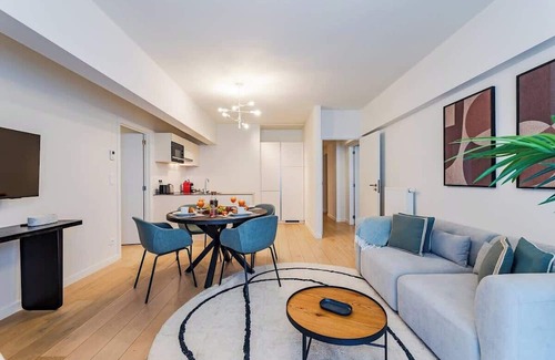 Plasky Apartamento | 3BR NATO & EU Apartment Free Luggage Room