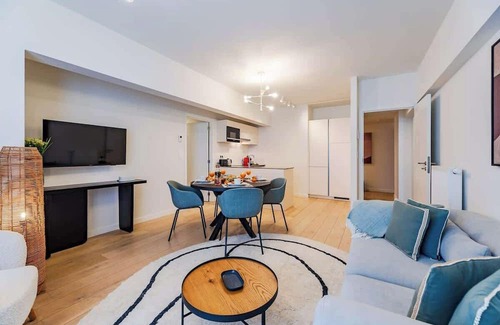 Plasky Apartamento | 3BR NATO & EU Apartment Free Luggage Room