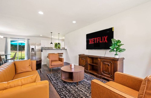 Sterling Casa | Private and Cozy 3 BEDR+2 BTH Single Fam Home