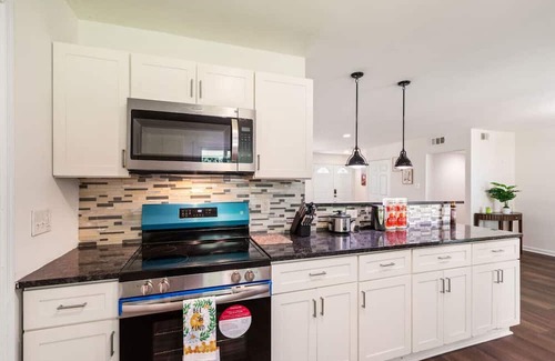 Sterling Casa | Private and Cozy 3 BEDR+2 BTH Single Fam Home