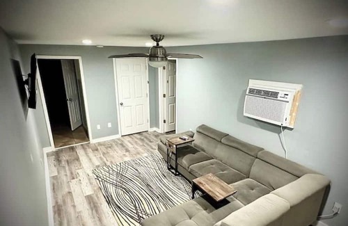 Bay City Apartamento | 2Bed, 1Bath - Urban Retreat New!