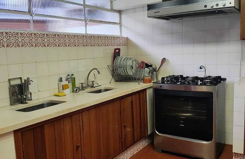 Vila Inglesa Cabaña | Cajueiro House - Campos do Jordão