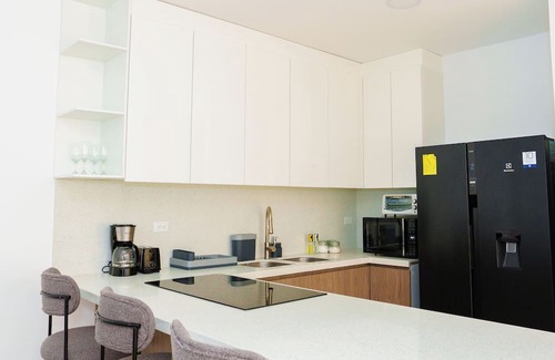 Montanita Condominio | Luxury Beach Condo Rooftop, Jacuzzi, Pool, Brand New