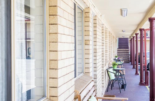 Goulburn Cama Y Desayuno | Lilac City Motor Inn 2 Bedroom Interconnect 9/10