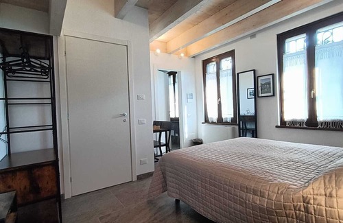 Carbonara al Ticino Cama Y Desayuno | B&B Borgo Tre Case rooms with breakfast, free Wi-Fi and parking