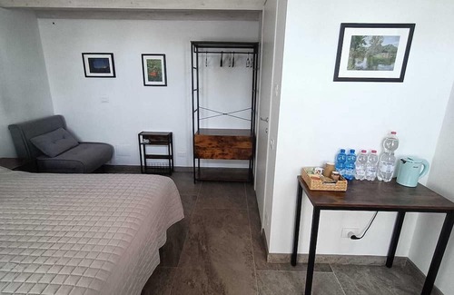 Carbonara al Ticino Cama Y Desayuno | B&B Borgo Tre Case rooms with breakfast, free Wi-Fi and parking