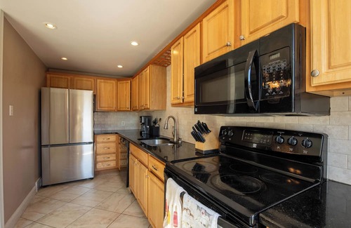 Primos Secane Casa | Yard, Deck, Game Room, Library & Pet Friendly! - 3 bedrooms available
